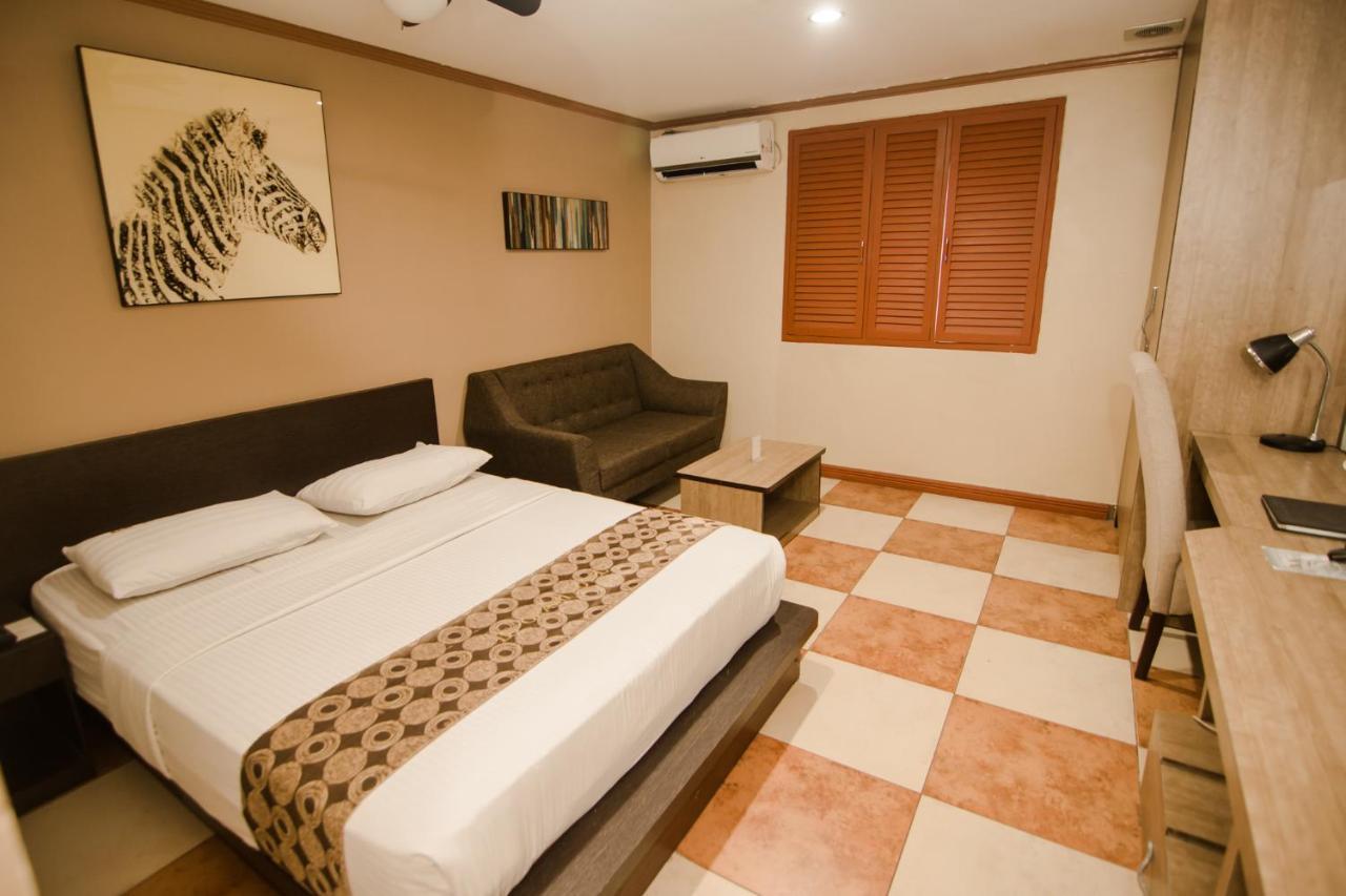 Dg Grami Hotel Paranaque City Exterior foto